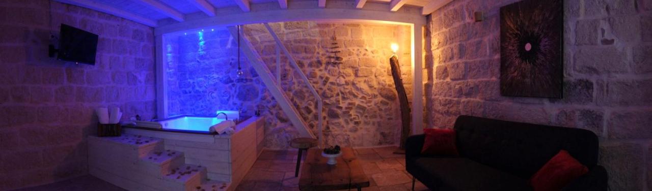Le Vecchie Mura Suite & Room มันเฟรโดเนีย ภายนอก รูปภาพ