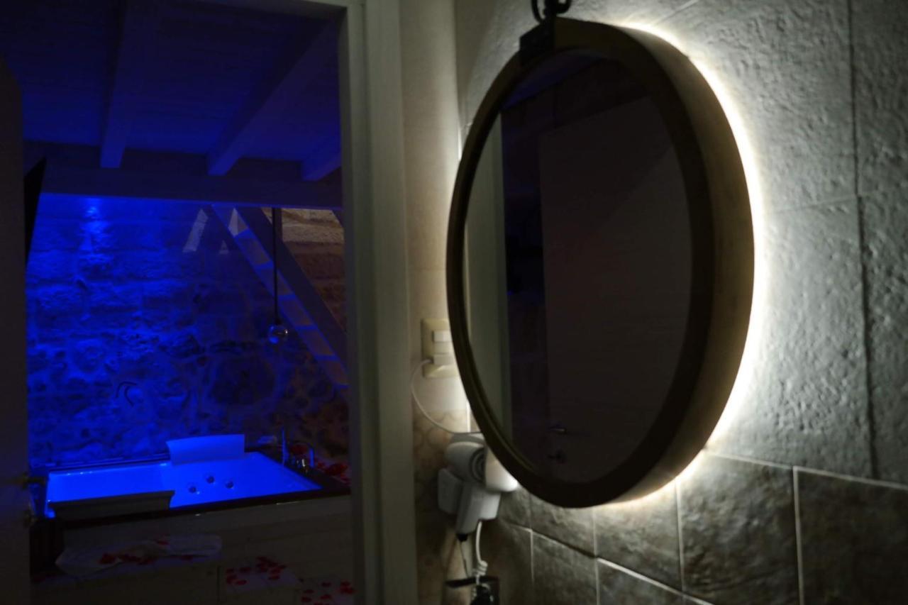 Le Vecchie Mura Suite & Room มันเฟรโดเนีย ภายนอก รูปภาพ