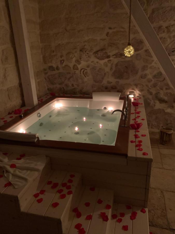 Le Vecchie Mura Suite & Room มันเฟรโดเนีย ภายนอก รูปภาพ